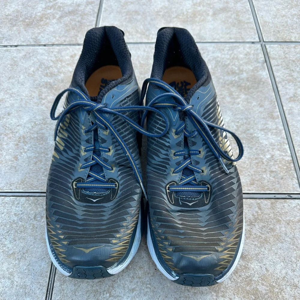 HOKA ONE ONE - M ARAHI MIDNIGHT NAVY/METALLIC GOLD